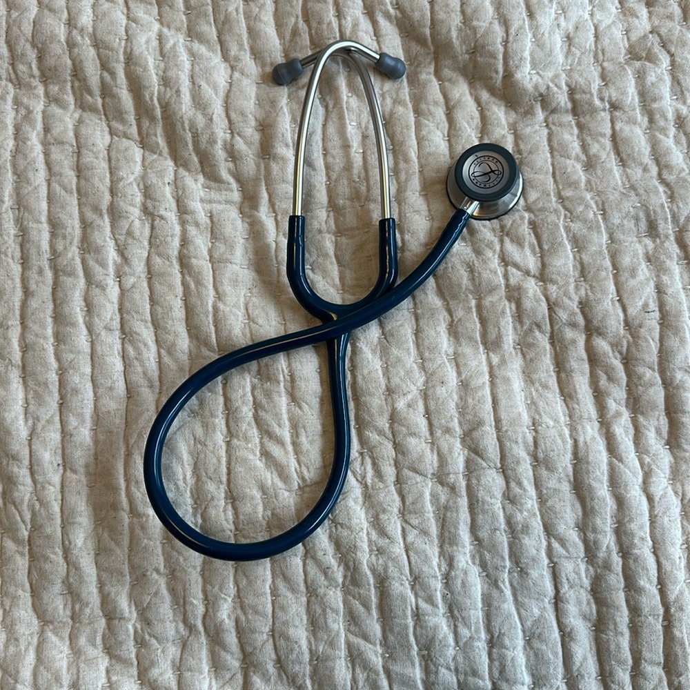 NEVER BEEN USED LITTMANN III STETHOSCOPE